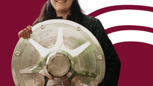 Cover zur Episode 03 des Communicorn Podcast:, Esin Rager, Vice President FC St. Pauli & Founder of samova