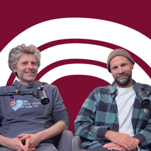 Cover zur Episode 04 des Communicorn Podcast mit Arnd Boekhoff und Lars Braitmayer von Viva con Agua